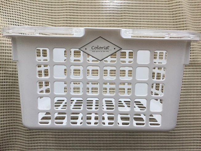 ダイソーの白いカゴ