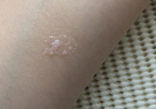 ローズバーム腕に塗ってみた