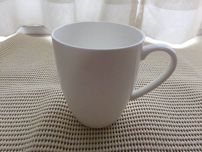 ニトリの白のマグカップ