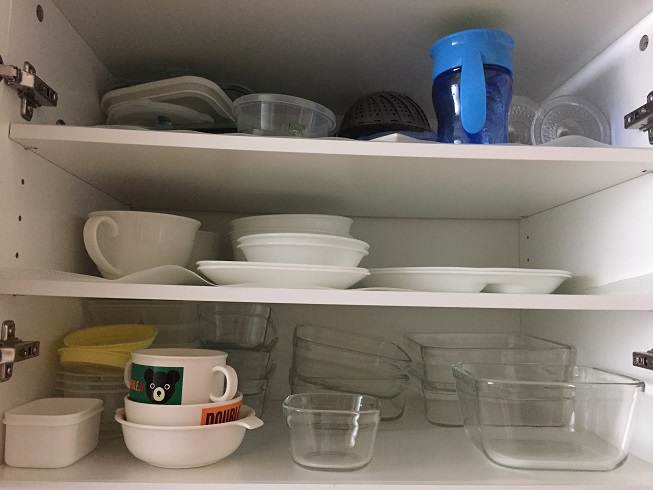 食器棚の中
