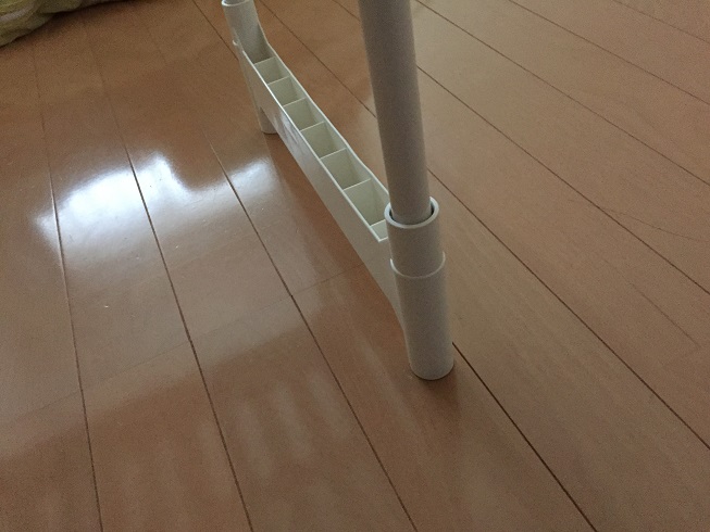 ニトリの押入れ整理棚の脚