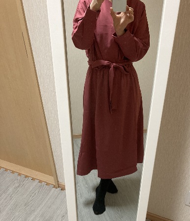 ピンクのワンピースコーデ