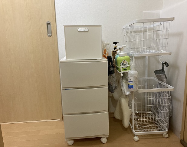 お風呂掃除道具とシャンプー