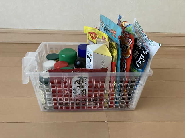 セリアの取っ手付きケース