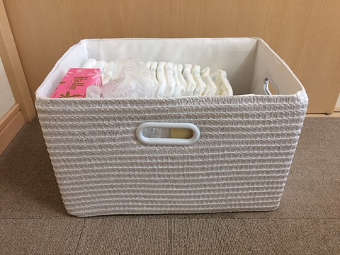ニトリ白いカゴ
