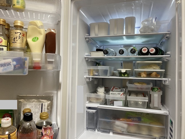ミニマリスト家族の冷蔵庫。収納方法で時短・食費削減。あえて大きいものを選ぶメリット